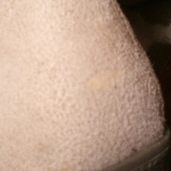 Woman's size 6 Predictions white wedge winter boots faux fur trim with pom poms. - Picture 6 of 13